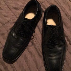 Men’s leather dress shoes